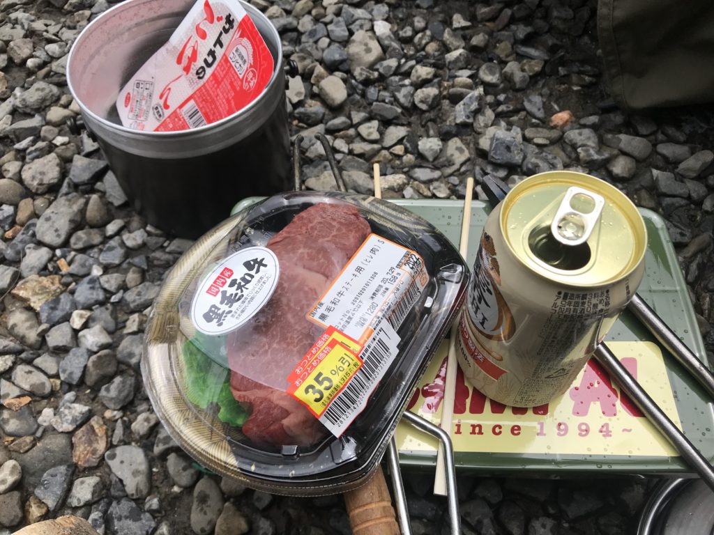 ソロキャンプ で黒毛和牛ヒレステーキを食べる